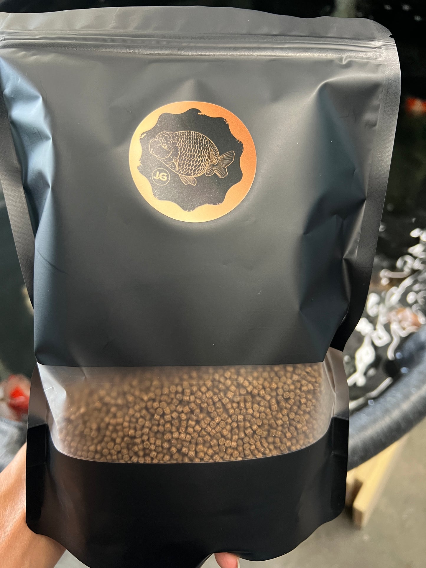 Aliment de croissance Saki Hikari 1,7-2 mm (granulés coulants) 1 lb